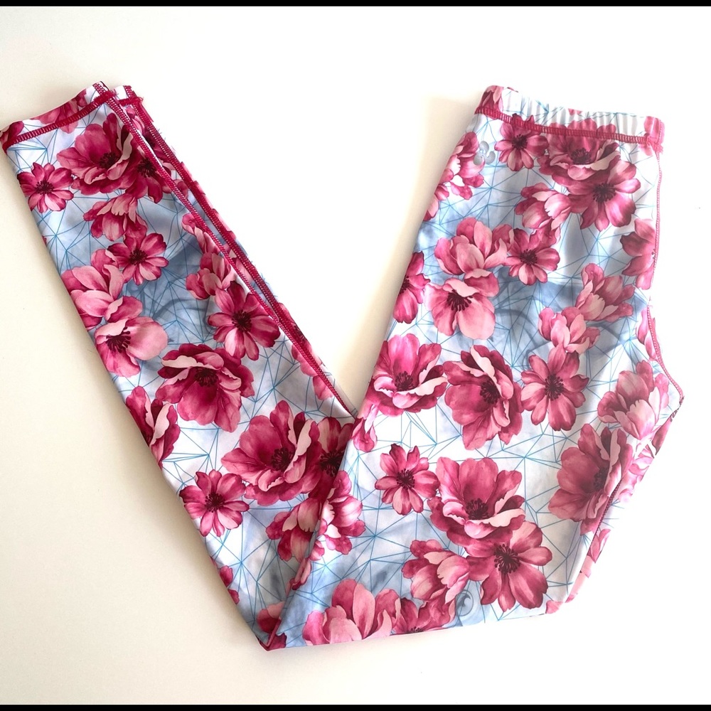Triple Flip Girls/Ladies leggings. Women’s size 4.